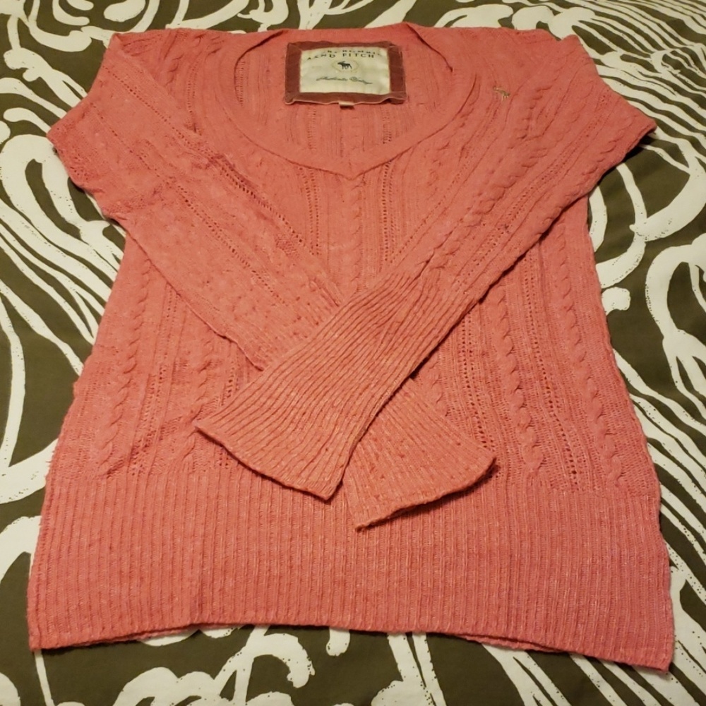 Fitted sweater